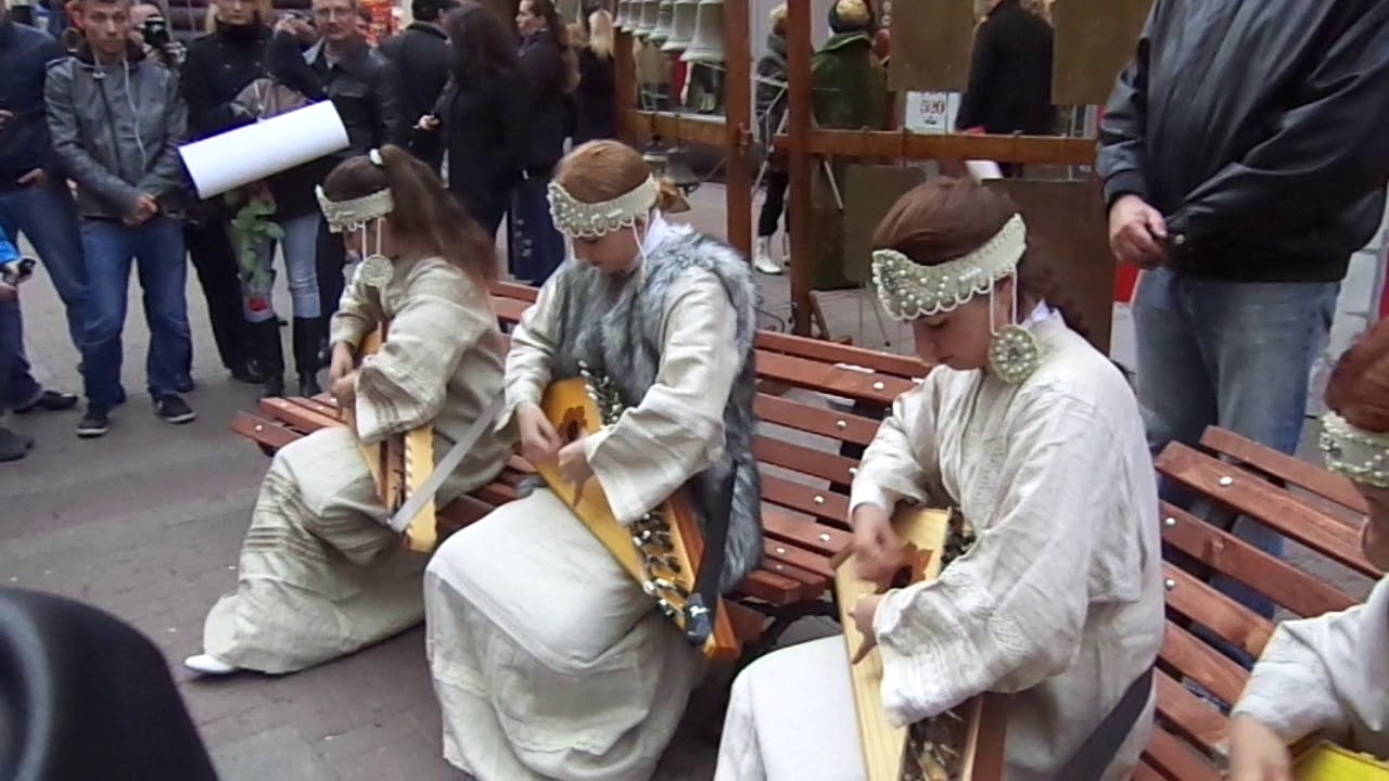 Арбат, игра на гуслях русские традиции, 2016 - YouTube