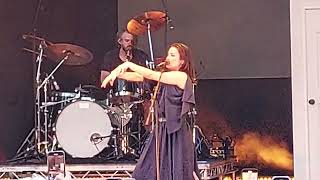 MITSKI - Me and My Husband - LIVE