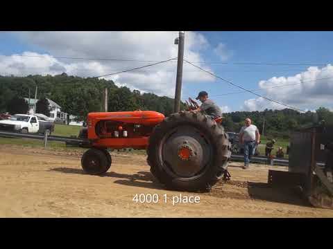 pulling tractor antique