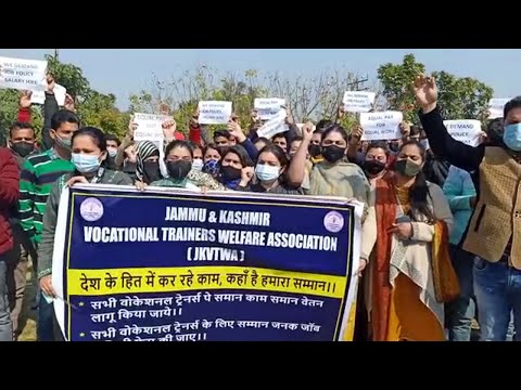 J&K Vocational Trainers Protest For Job Policy