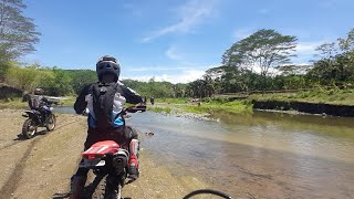 ENDURO  Riding in Dry to Wet and Rocky Terrain