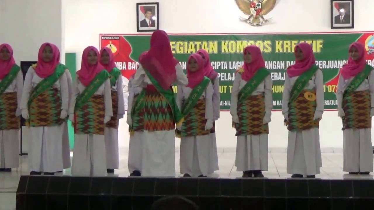 PADUAN SUARA MA NU BANAT KUDUS - MAJU TAK GENTAR