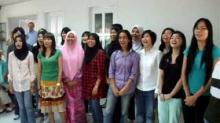 Signing  russian folk song  &quot;KALINKA MALINKA&quot;  by Malaysian students