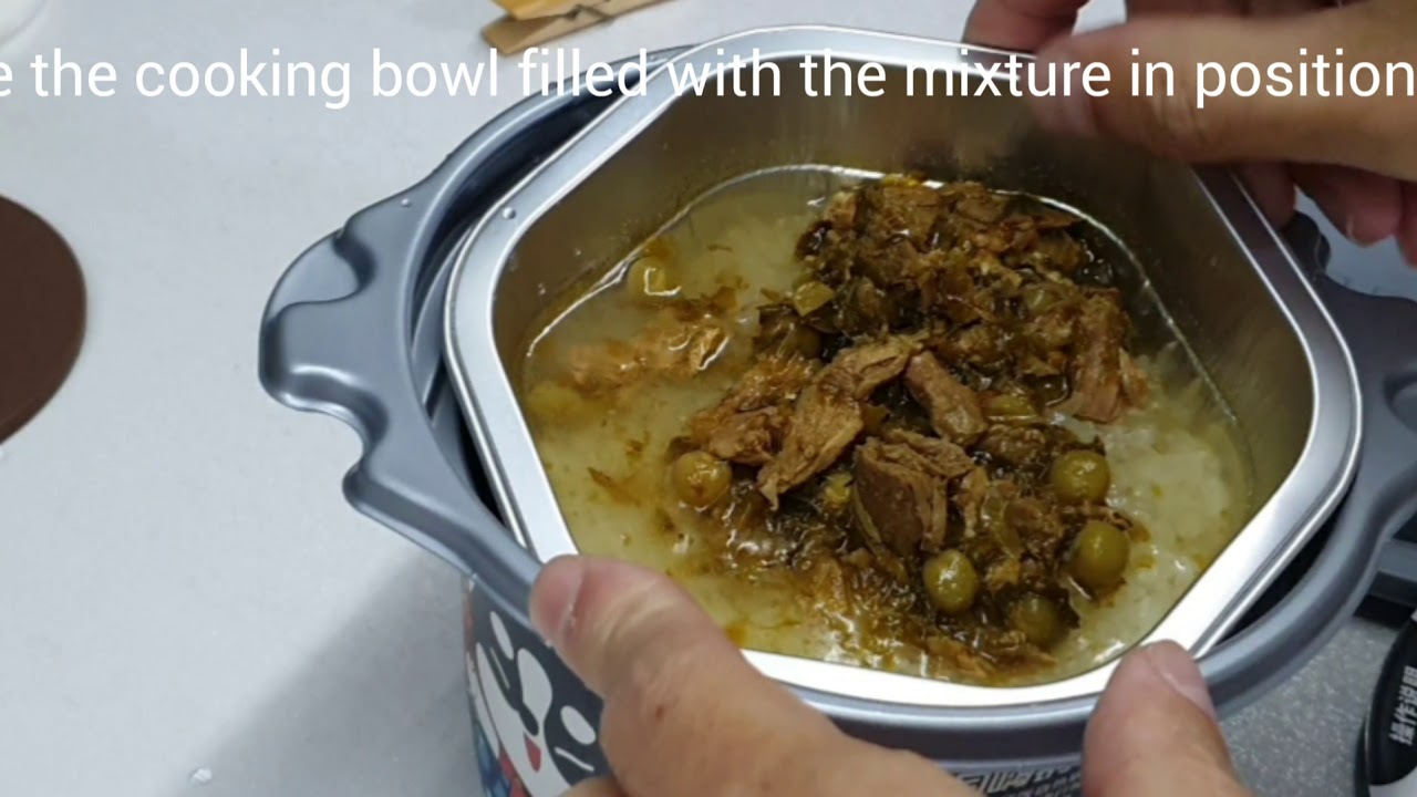 Cooking a Self-heating Claypot Rice 自嗨锅烹煮过程