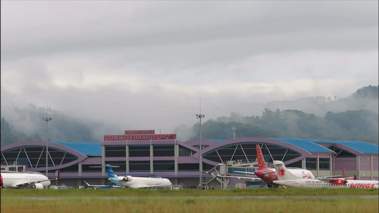 Kesibukan Lalu Lintas Pesawat Udara di Bandara DEO Kota Sorong Papua, Take Off dan Landing