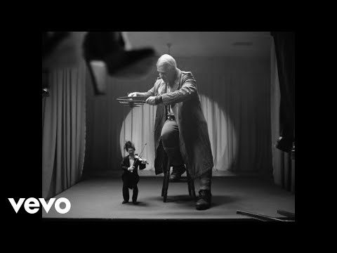 Lindemann ve David Garrett'a kadar - Her gün Pazar değil (Resmi Video)