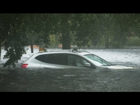 Isaac regride para tempestade tropical mas autoridades continuam prudentes