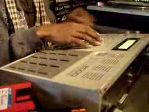 Damu The Fudgemunk in Fat Beats NYC on the MPC / HOW IT SHOULD SOUND