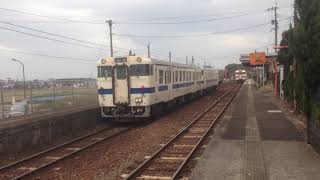 酒殿駅での離合　ＪＲ九州　香椎線　２０１６年２月１２日