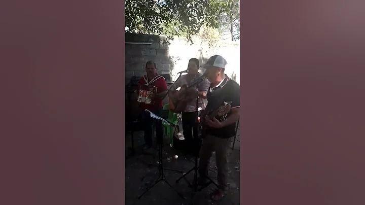 aqu les dej el corrido de mi hermano Neyo Espinoza...