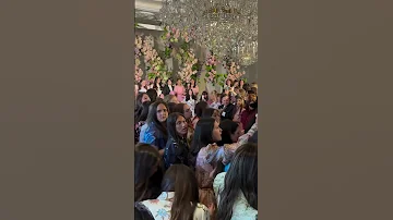 NEW TREND ALERT Singing Right Before The Choson Greeted The Kallah By Badekin Uri Davidi 