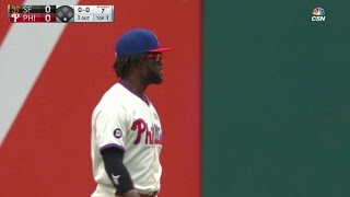 SF@PHI: Herrera runs down Span's fly ball