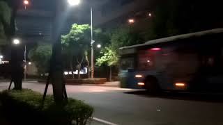 652路線公車行經行政院新莊聯合辦公大樓(榮華)(晚上)(西元2021年07月11日)