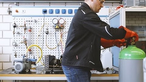 Charger en fluide frigorigène