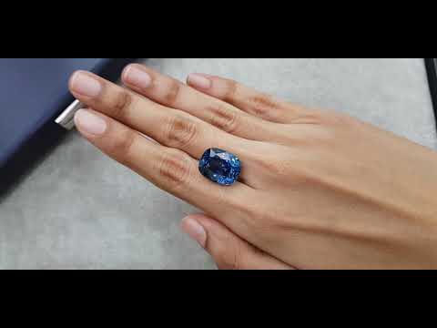 Unique Burmese unheated blue sapphire 24.79 ct, GRS Video  № 2