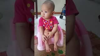 Bé An An Tập Ngồi Bô