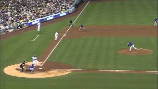 2012/08/04 Victorino scores on error