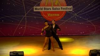 Salsa show fast salsa