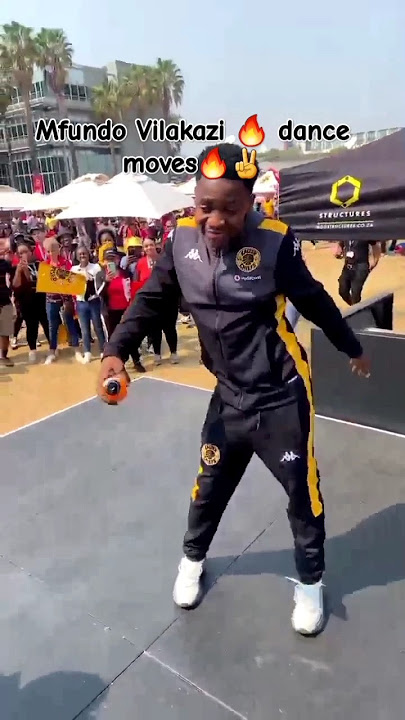 Mfundo Vilakazi looks very happy with his dances moves🔥✌️
