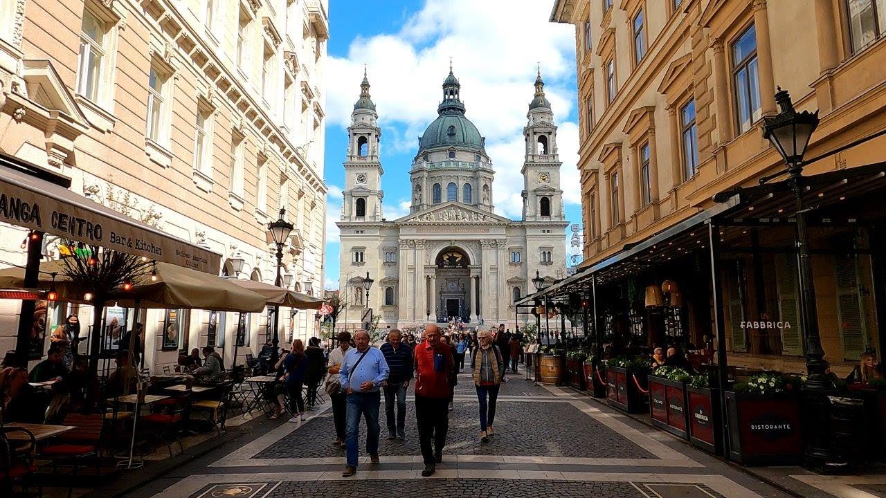 Szent István Bazilika  a Szent Jobb őrzője Húsvét, a feltámadás ünnepén,  Budapest - 2022