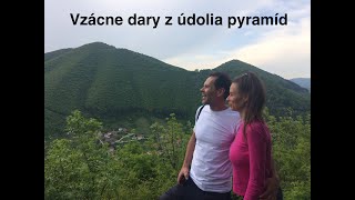 Priniesli sme energeticky živú vodu, kryštáľové pyramídy, aj osobné talizmany.