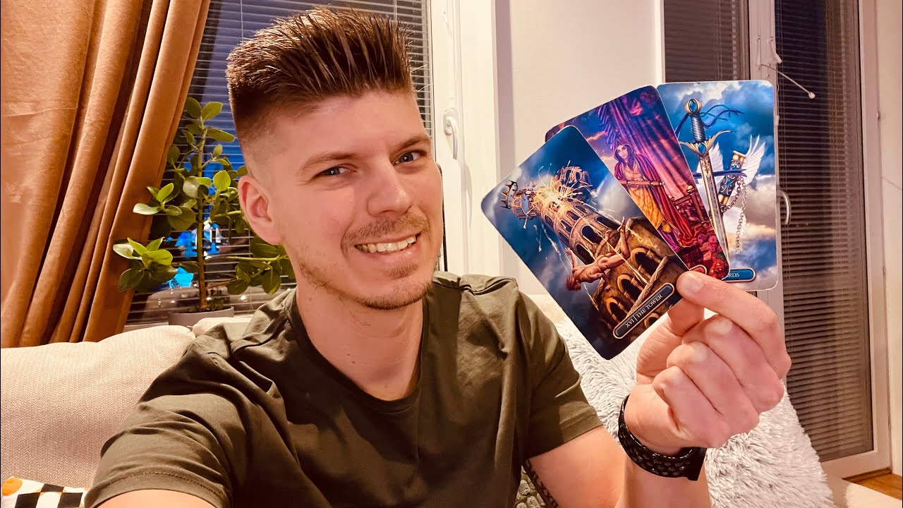 Кто-то одержим тобой. Но есть и темная сторона, которую ты должен увидеть.. — Вот что они скрывают..