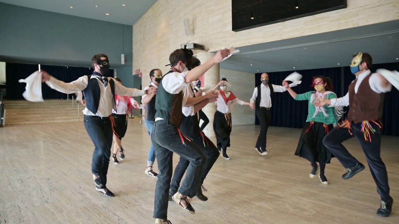 Ball de Velles i Ball de Gitanes als portals