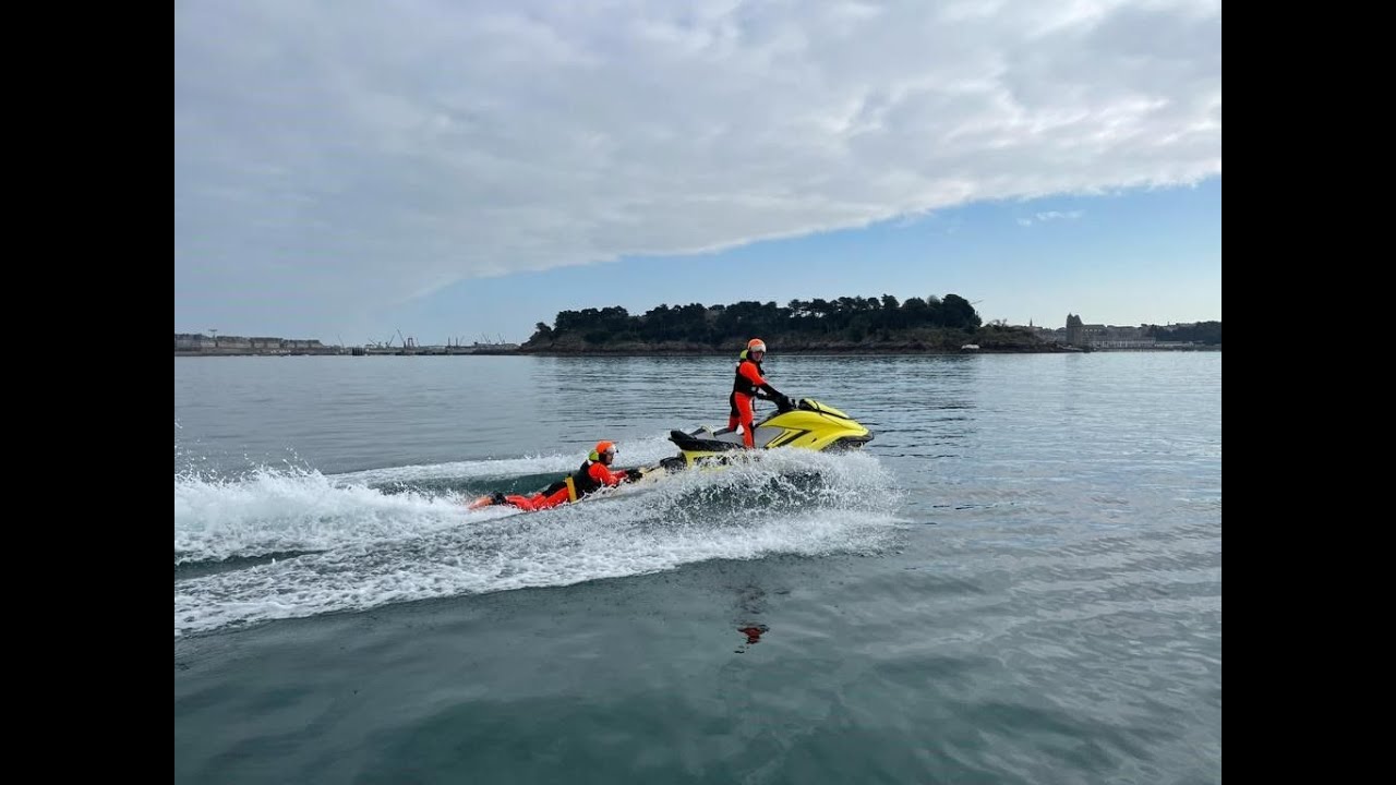 Le jet de reconnaissance et de sauvetage, vecteur nautique utilisé par les sapeurs-pompiers - SDIS35
