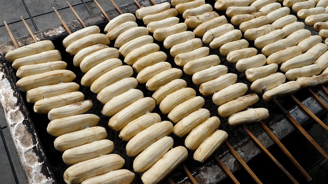 그릴 바나나 장인의 놀라운 핸드 스피드, 달달한 소스와 함께 먹는 5바트 짜리 구운 바나나 Grilled banana