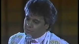 Video thumbnail of "Juan Gabriel   No Discutamos   1991"