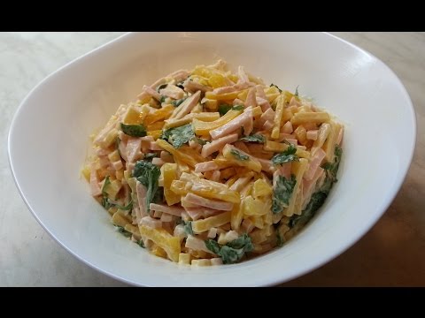 Салат из болгар с ветчиной и пармезаном
