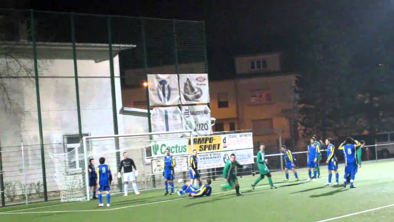 Fanion De Football FC The Belval Belvaux (Luxembourg) - Wimpel FCB - Collection
