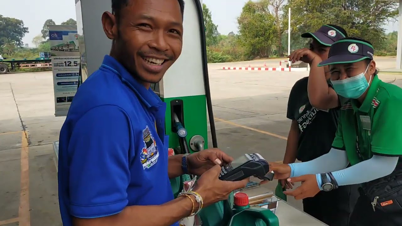 ป่วนตั้งแต่ยังไม่ถึงยโสธรช่างเอี๋ยวรถแห่บุญหลายออนทัวร์