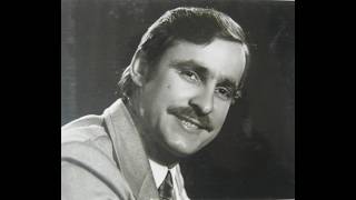 Turhan Özek - Dil Bestenim Meshûrunum Üftâdenim (Bûseli̇k)R.g.