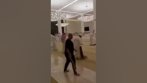 إمام مسجد في الرياض يخطف القلوب بآيات مؤثرة في أول صلاة فجر بعد عودة الصلاة في المسجد