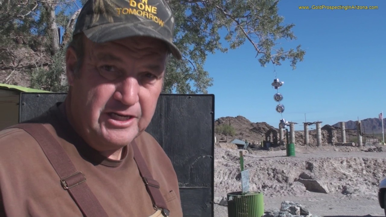 Finding Gold in Quartzsite Arizona   Gold Eye Claim With Steve Hunt