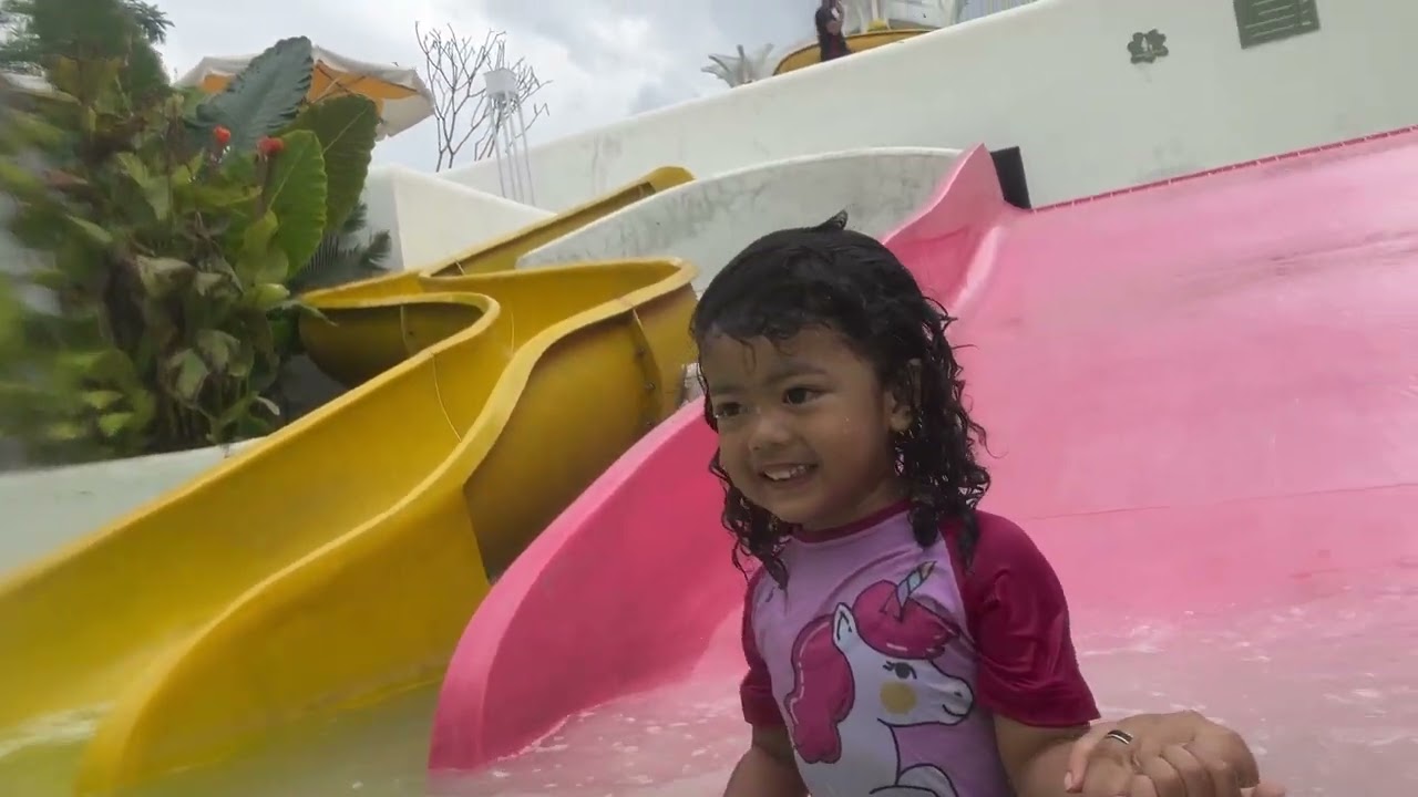 Keseruan kribo berenang di tropikana depok 