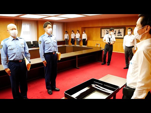水難救助した警察官に本部長賞 大阪府警 - YouTube