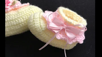 Crochet Baby booties or crochet shoes for boys and girls EASY, Crochet for Baby LEFT HAND VERSION