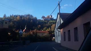 Pohled na hrad Svojanov z obce Svojanov