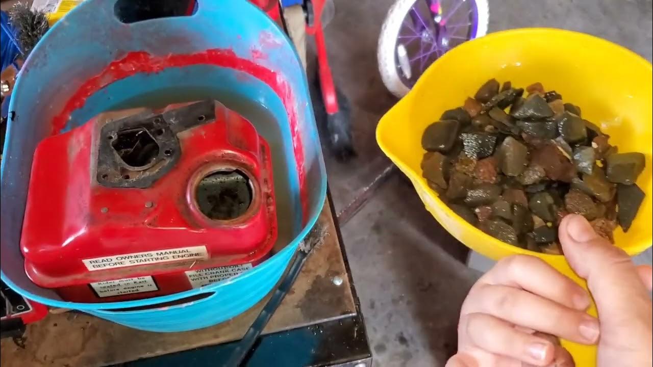 How to clean rust out of a gas tank with vinegar and rocks. Cleaning a rusty petrol tank. YouTube