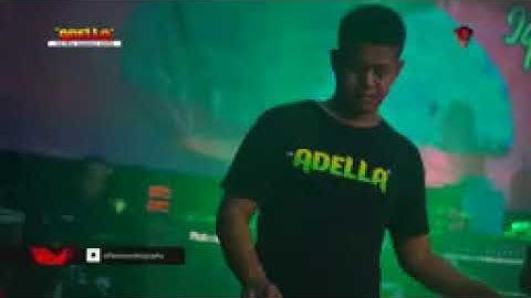 BU KADES ADELLA LASKAR BUANA Cinta Luar Biasa   Angel Emitasari 144p