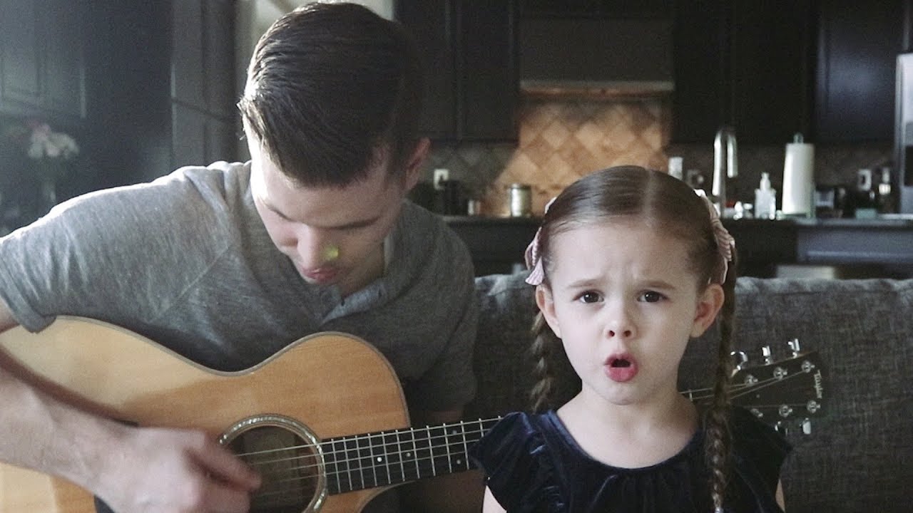 Claire Ryann Crosby. Папа дочка музыка. Дети поют грустную песню.