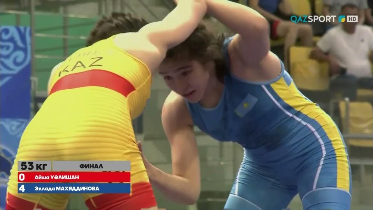 Ева Сонеттің үлкен сиськилері