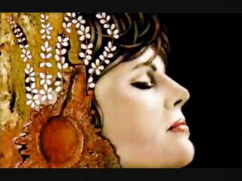 Amália Rodrigues- Oiça lá ó senhor vinho (with lyrics/ com texto)