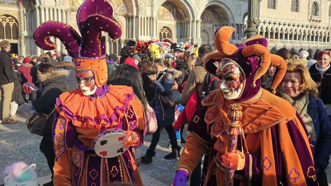 (8K) Walking in Venice 2023 Carnival - St. Mark's Square - Italy