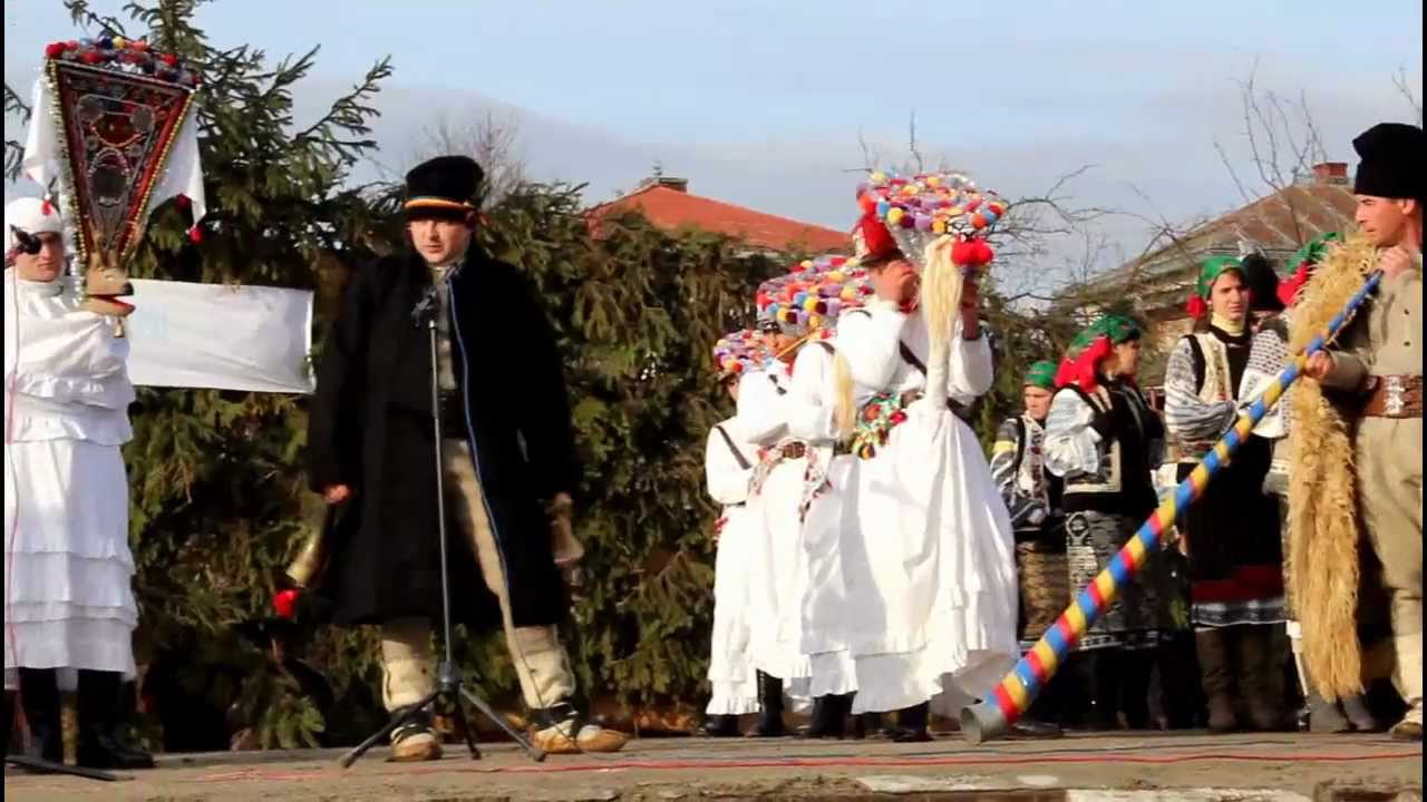 Datini si obiceiuri de iarna , Tudora 2012.mp4 YouTube Datini si obiceiuri de iarna , Tudora 2012.mp4 YouTube