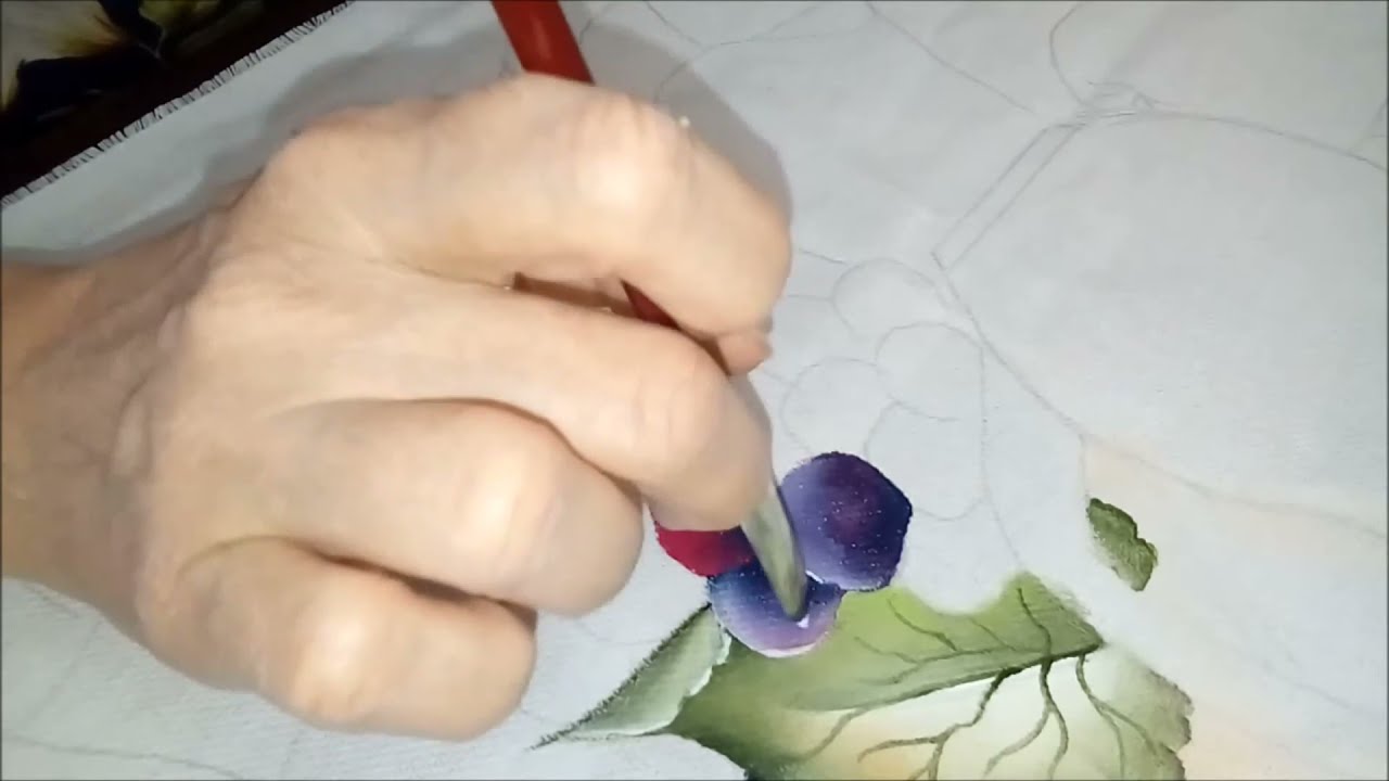 Rosa Foeger pintando, 1° apostila, 1° risco 2° parte