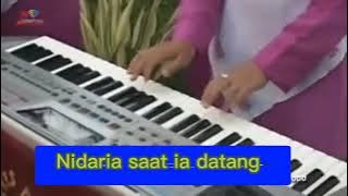 Nidaria saat saat ia datang official music dan Video