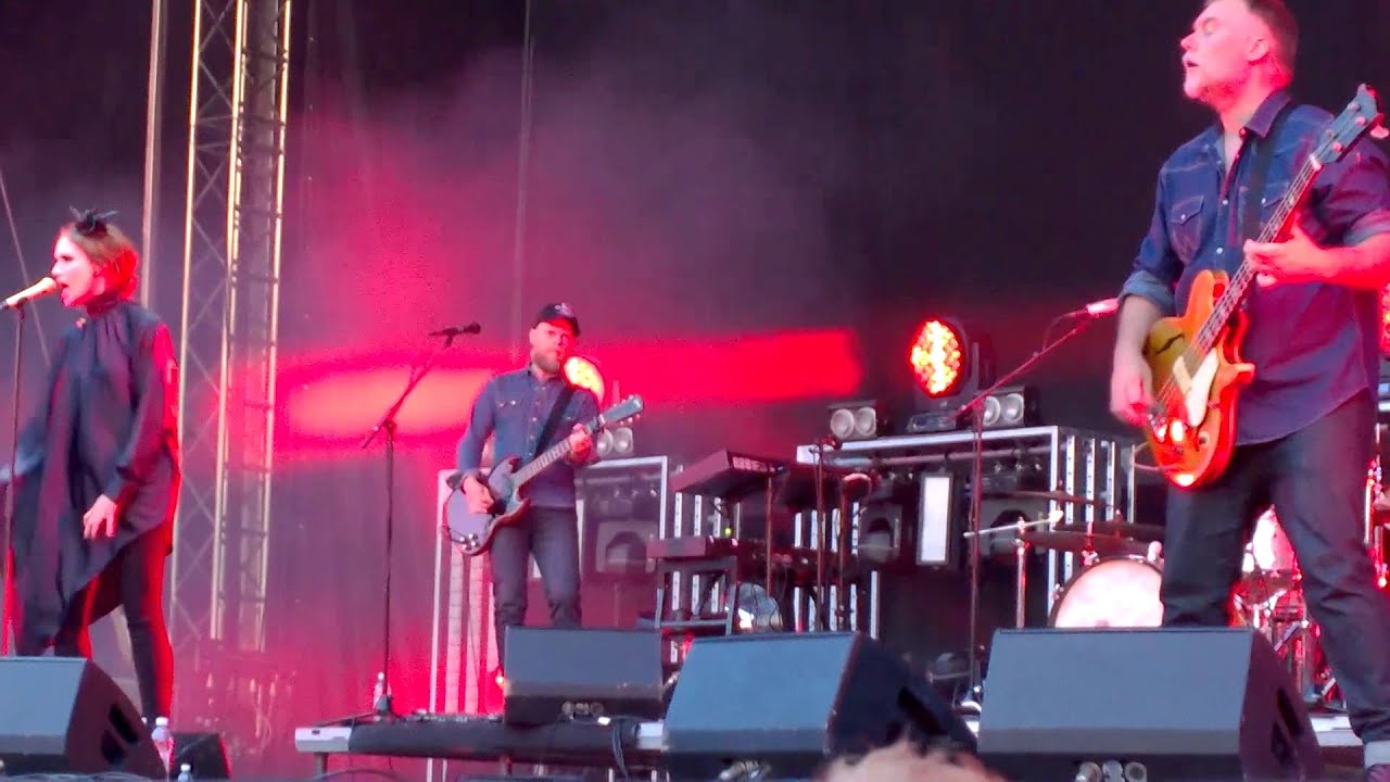 cardigans my favourite game live 2017 season